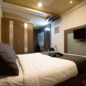 Super Collection O Golden Avenue 4*, Thiruvananthapuram India