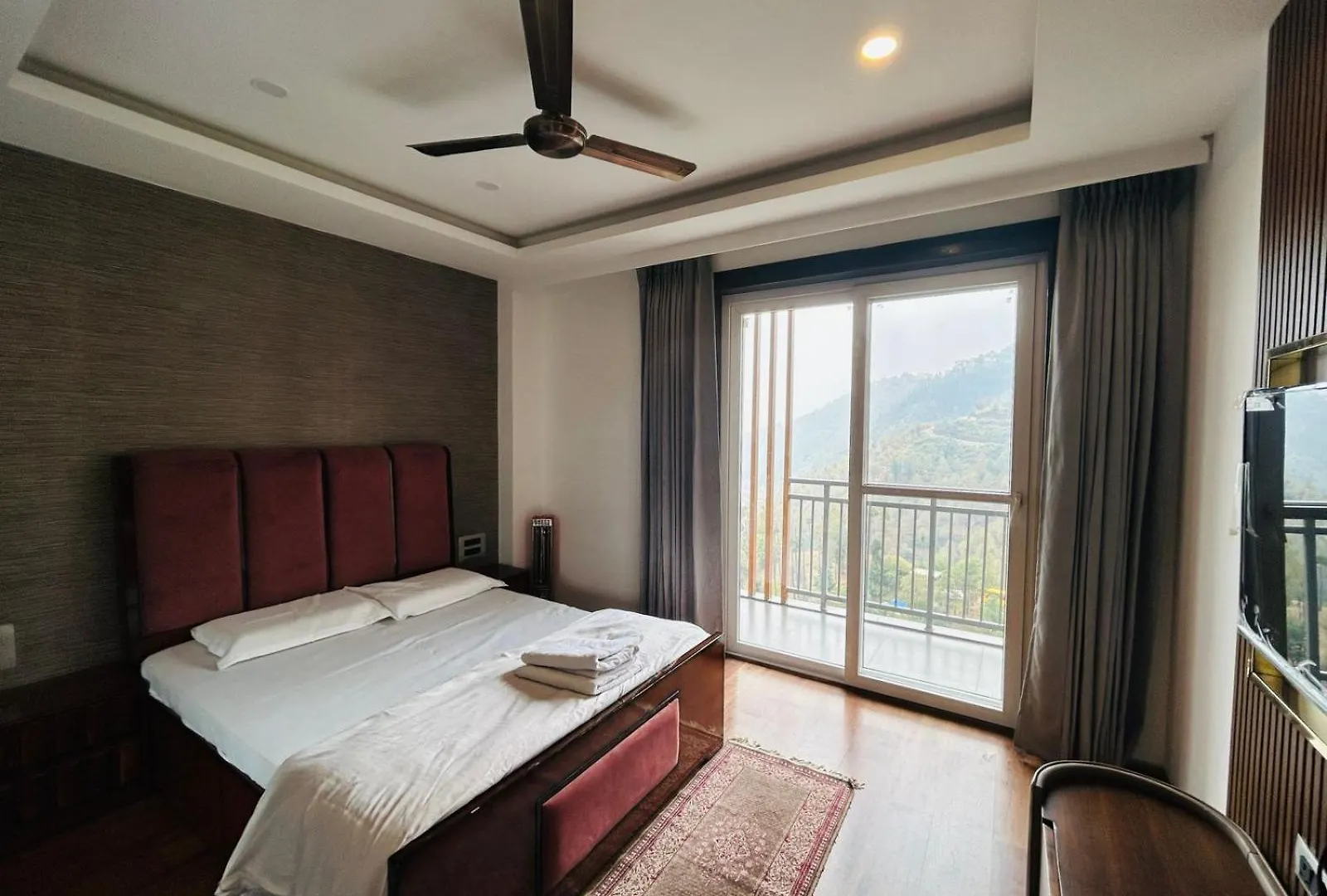 White Breeze 3Bhk Flexigo Stays Shimla India