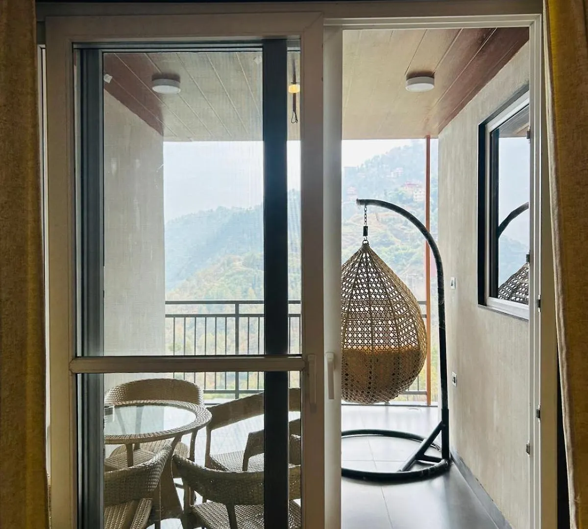 White Breeze 3Bhk Flexigo Stays Shimla Villa